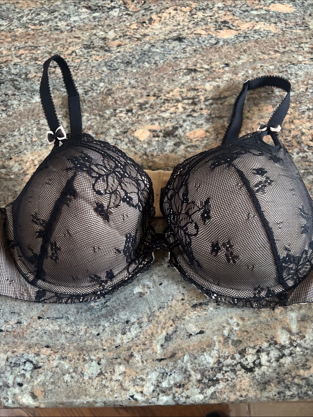 Paris’s Black Floral Lace Padded Underwire Bra 40D